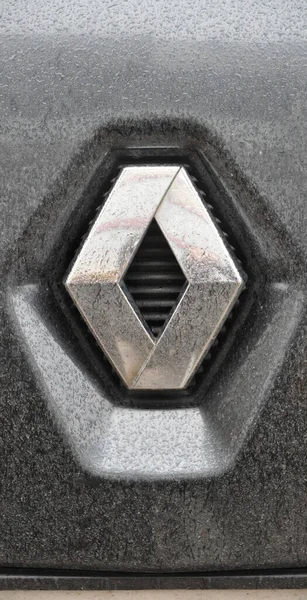 Renault Chrome Metal Logo Luksusowy Samochód Mieście Stambuł Grudnia 2010 — Zdjęcie stockowe