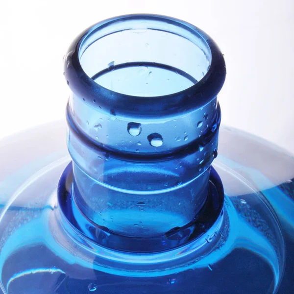 Botella Agua Potable Azul Grande Higiénica Plástico Detalle Del Envase —  Fotos de Stock