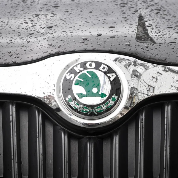 Skoda Chrome Metal Logo Luxury Car Istanbul City March 2012 — Stock Photo, Image