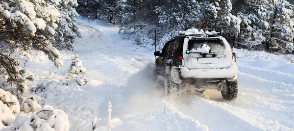 Один Позашляховик 4X4 Їде Сніговій Дорозі Зимовий Сезон Дуже Холодно Стокове Фото