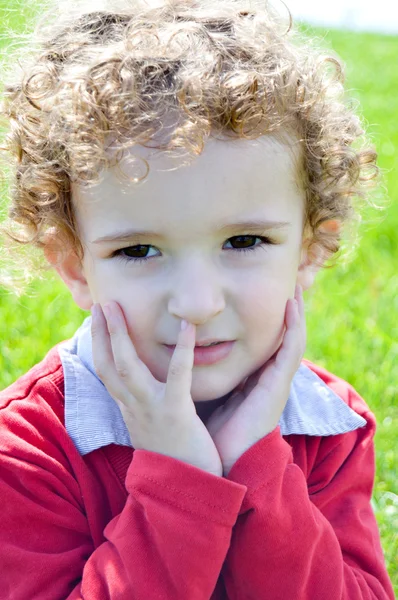 Expressão facial do menino de 3 anos — Fotografia de Stock