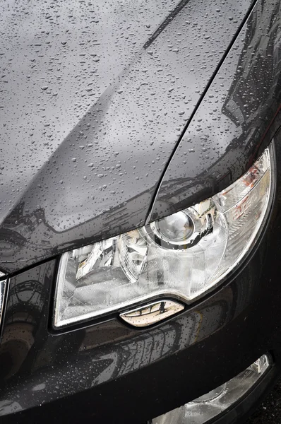 黒い車の頭部ランプ — ストック写真