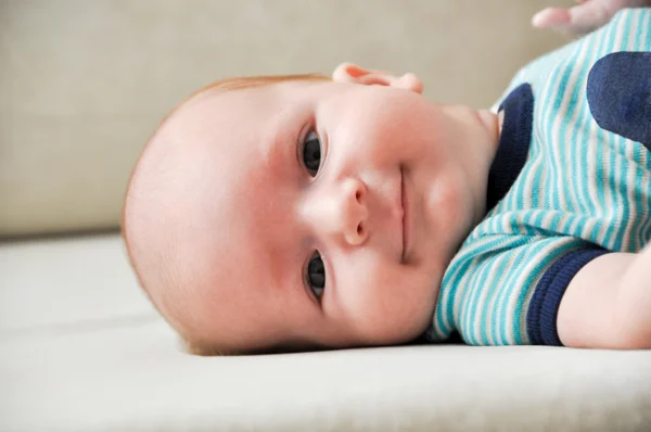 Schattige baby — Stockfoto