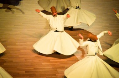Mevlana dervişler dans