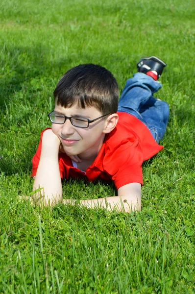 Un chico joven — Foto de Stock