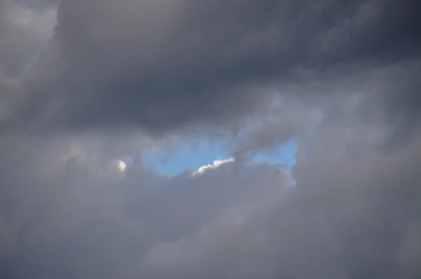 Düstere Wolken — Stockfoto