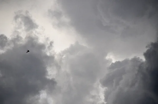 Düstere Wolken — Stockfoto