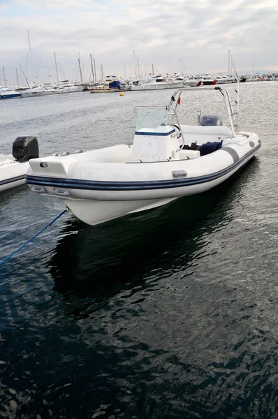 Modern inflatable boat — Stock Photo, Image