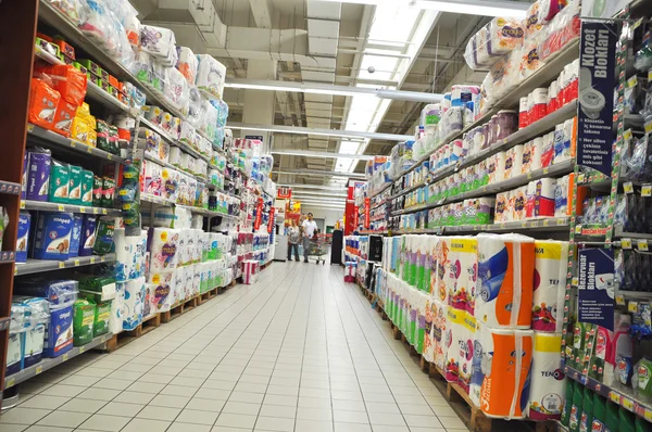 Carrefour Istanbul, schoonmakers sectie — Stockfoto