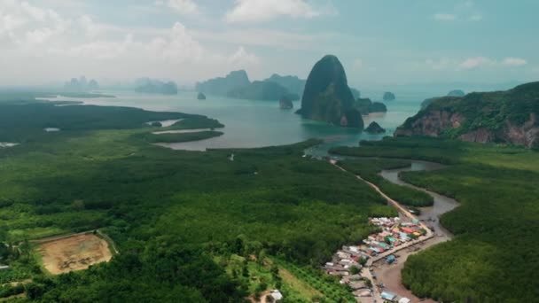 Vista aérea del punto de vista de Toh Li, provincia de Phang-Nga, Tailandia — Vídeos de Stock