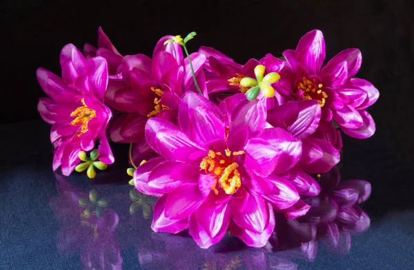 Flores Artificiais Fundo Bonito Brilhante Close Foto Cor Horizontal Buquê — Fotografia de Stock