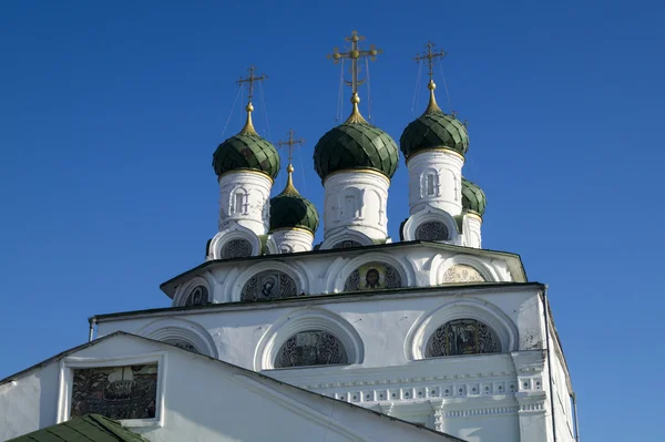 Cúpula e pintura em nicho catedral de Bogoyavlenskogo na cidade Mst — Fotografia de Stock