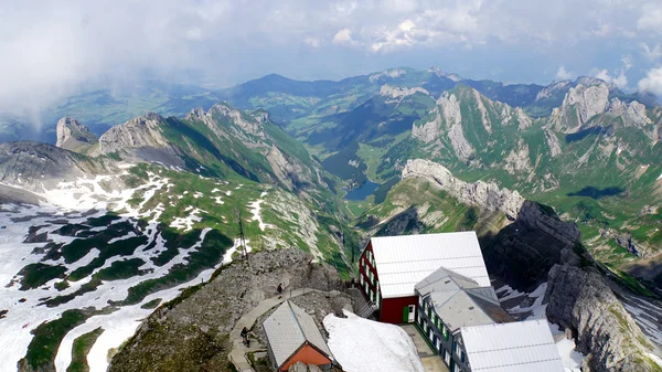 Alpstock 山地の湖 Seealp — ストック写真