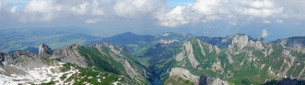 Švýcarské hory panorama — Stock fotografie