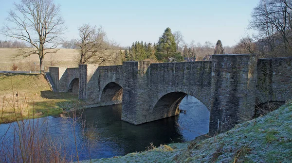 Ponte Pedra Velha Sobre Rio Freiberger Mulde Erzgebirge Saxônia Média — Fotografia de Stock