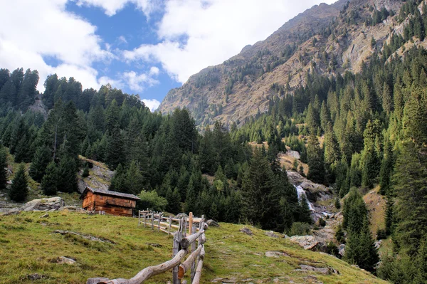 Wandern im Spronsertal in Südtirol, Italien — Stockfoto