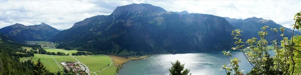 Panorâmica no Vale de Tannheim no Tirol — Fotografia de Stock