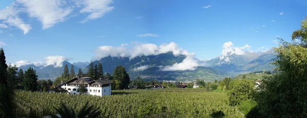 Paisaje en el país de Merano, Italia — Foto de Stock