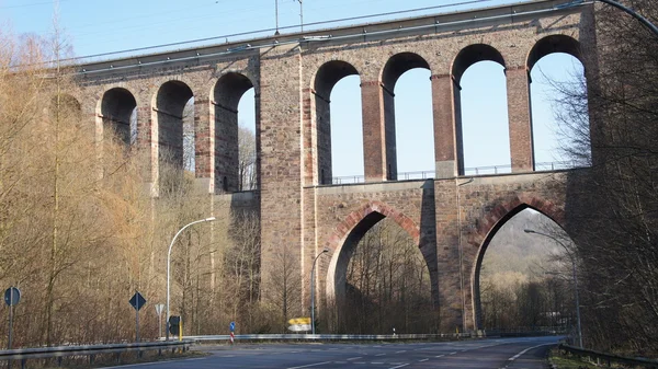 Um viaduto da ferrovia — Fotografia de Stock