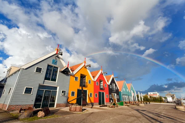 Rainbow over buildings in Zoutkamp — Stock Photo, Image