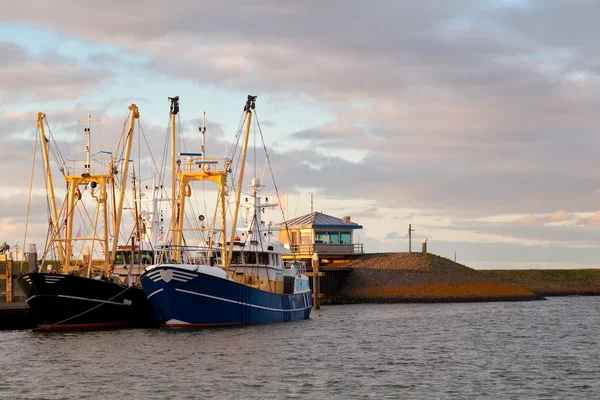 Fishing ships at harbor, Den Oever, Netherlands — Stock Photo, Image