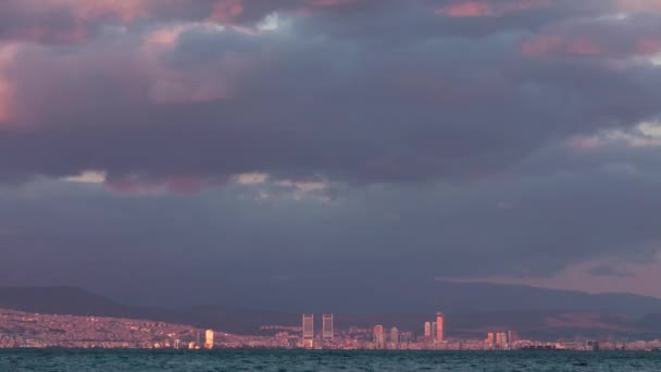 Izmir Turkije tijdsverloop. Schaduw en lichte beweging op Izmir stad. — Stockvideo