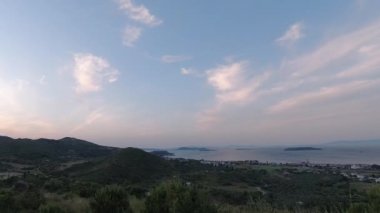 Küçük bir deniz kasabasının manzarası Urla izmir