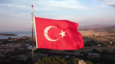 Urla 'da Türkiye bayrağının hava görüntüsü