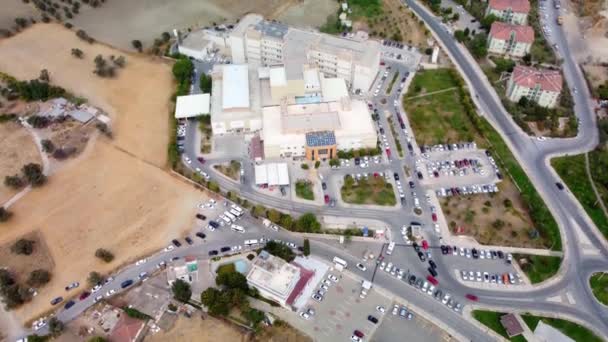 Vista aérea de las instalaciones del hospital. urla izmir Turquía — Vídeos de Stock