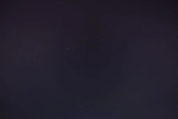 Νυχτερινός Έναστρος Ουρανός Πολλά Αστέρια Και Αστερισμούς Στην Πόλη Φώτα — Φωτογραφία Αρχείου