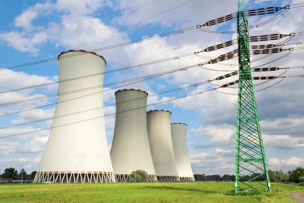 Power-plant cooling towers — Stock Photo, Image