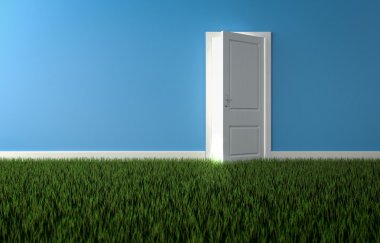 Büyüyen gras ile odada açık kapıdan parlayan parlak ışık