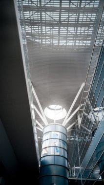 Havaalanı binasının mimari detaylar 