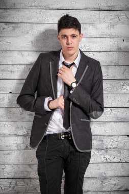 takım elbise ayarlama kravat zarif İtalyan adam portresi