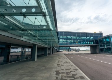 modern Havaalanı terminal yapılmış çelik ve cam