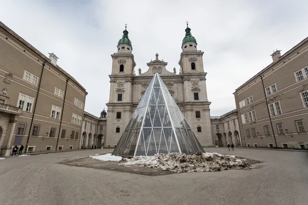 Panoramic shot of square in front of Salzburg cathedral — Stock Photo, Image