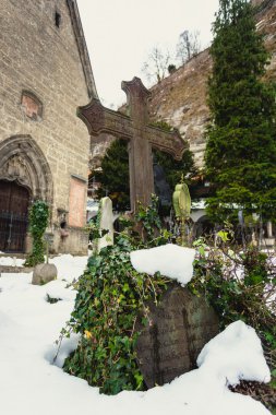 eski mezarlık Kilisesi karda kapsadığı çapraz 