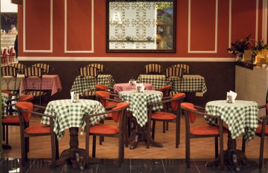 İtalyan Restoran iç ahşap sandalye ile tonlu görüntü bir