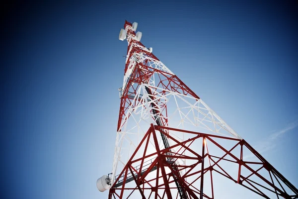 Telecomunicações vista torre — Fotografia de Stock