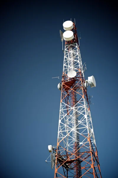 Telecomunicações vista torre — Fotografia de Stock