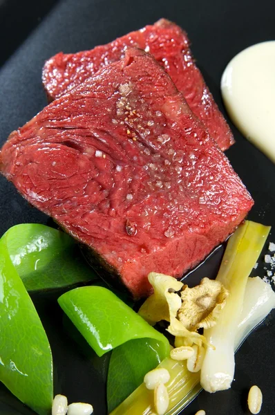 Rundvlees steak weergave — Stockfoto