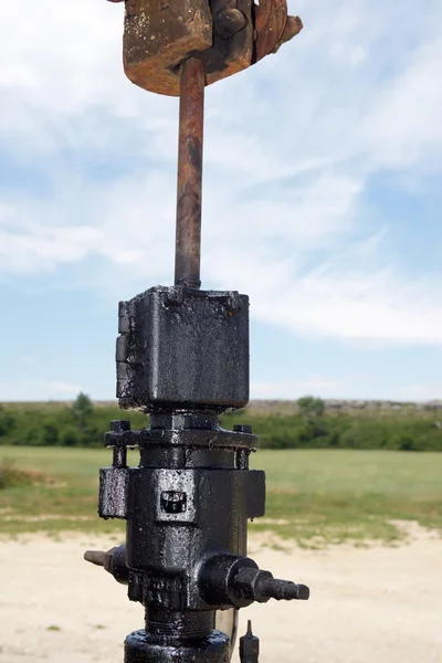 Campo petrolífero perto — Fotografia de Stock