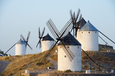 Don Kişot değirmenler.