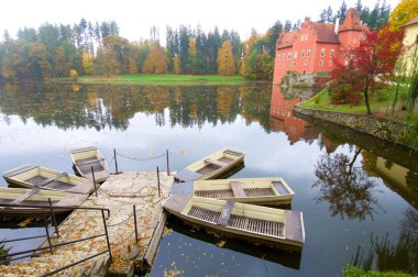 Cervena lhota Kalesi