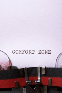 Konfor bölgesi cümlesi bir daktilo ile yazıldı.