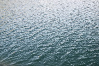 İspanya 'nın Aragon kentindeki Huesca eyaletindeki Estanes Gölü' ne yakın çekim..