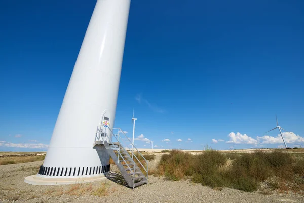 Toegang Tot Een Windturbine Voor Elektriciteitsproductie Provincie Zaragoza Aragon Spanje — Stockfoto