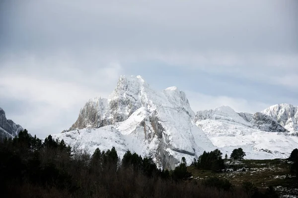 スペインのアラゴン州 フエスカ州のピレネー山脈のCanfran ValleyのSpace Peak — ストック写真