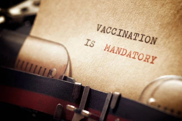 Vaccination Obligatorisk Fras Skriven Med Skrivmaskin — Stockfoto