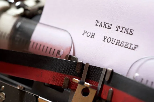 Tómese Tiempo Para Usted Frase Escrita Con Una Máquina Escribir — Foto de Stock